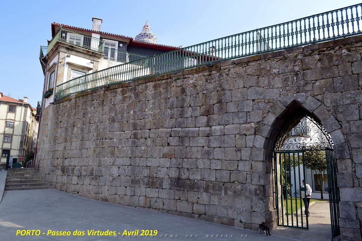 1856- Porto- De Clerigos a Ribeira.jpg